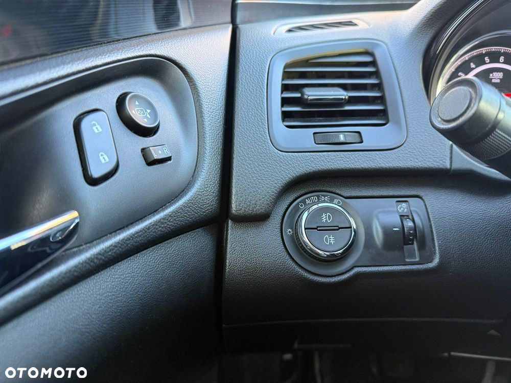 Opel Insignia 1.4 T Executive S&S - 19