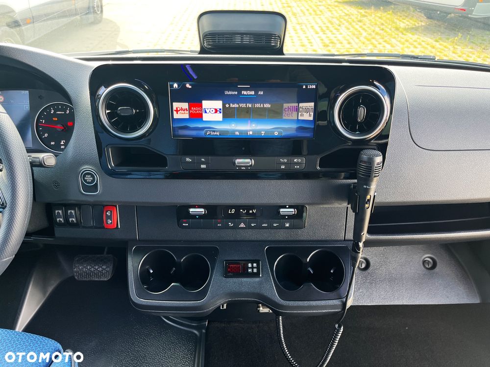 Mercedes-Benz Sprinter 517 - 22