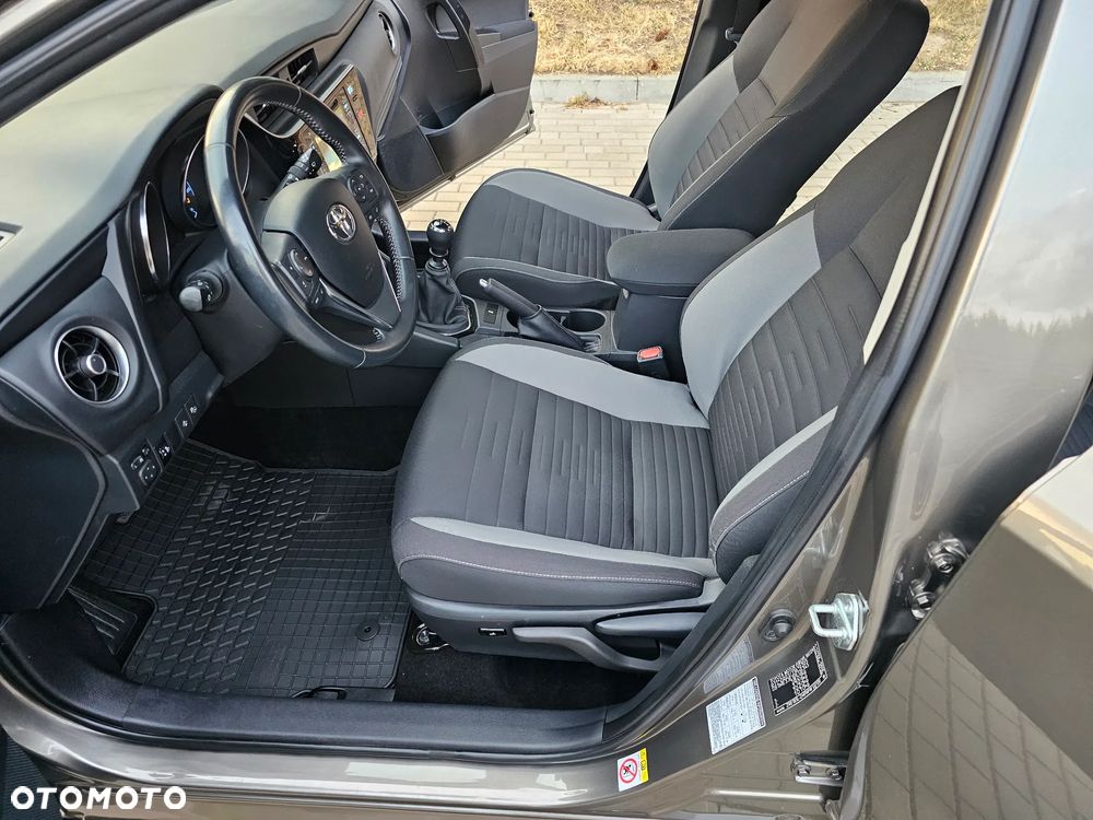 Toyota Auris 1.6 Premium - 10