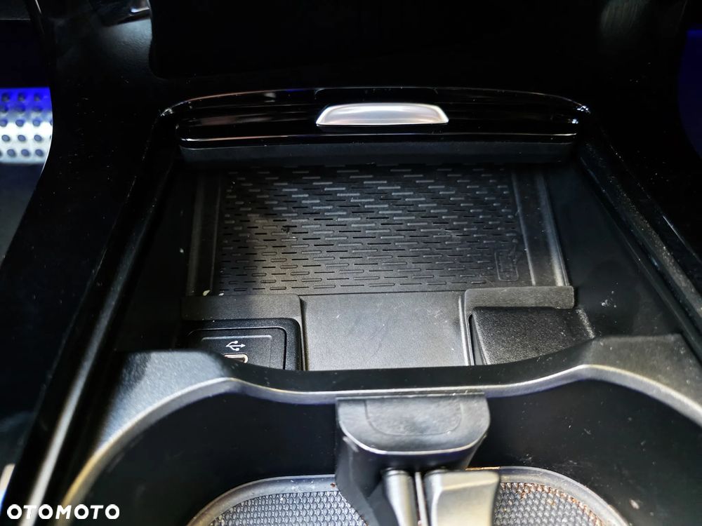 Mercedes-Benz Klasa A 200 AMG Line 7G-DCT - 26