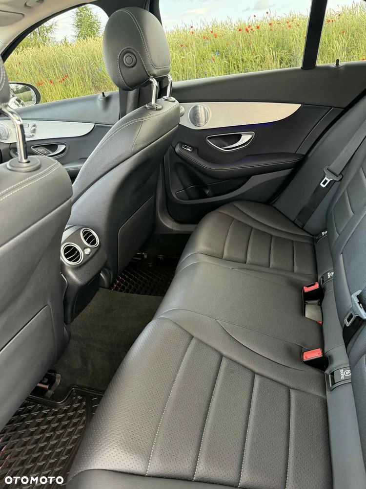 Mercedes-Benz Klasa C 300 4Matic 9G-TRONIC Avantgarde - 7