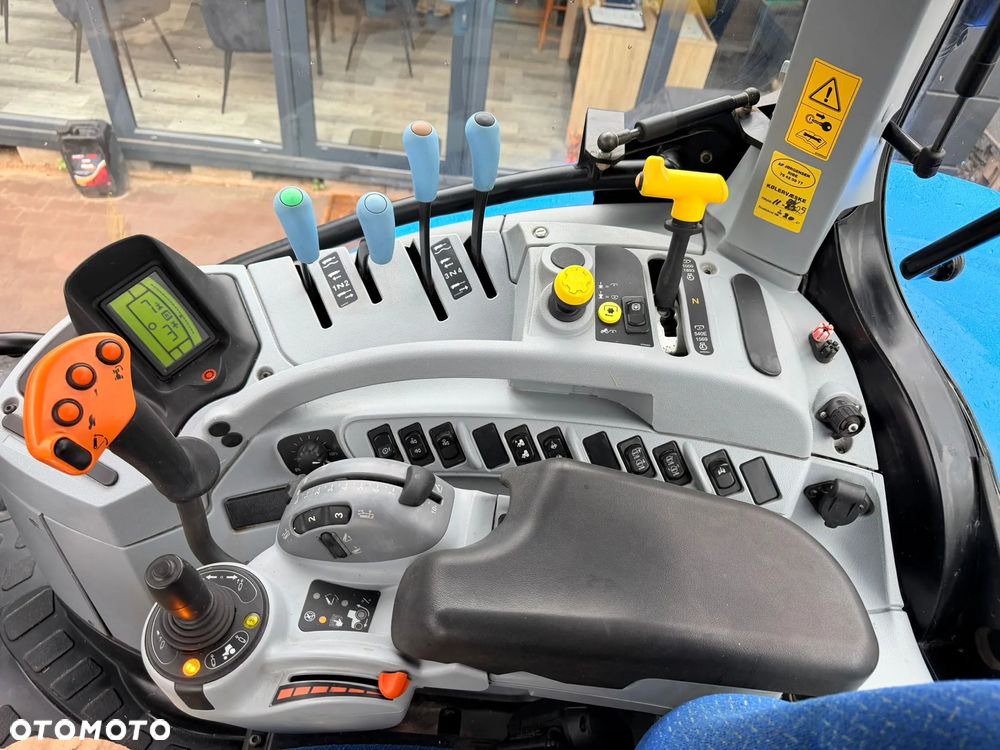 New Holland T7.220 - 23