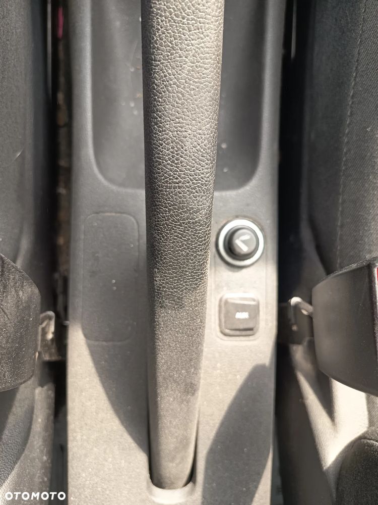 Skoda Fabia 1.6 16V Style - 16