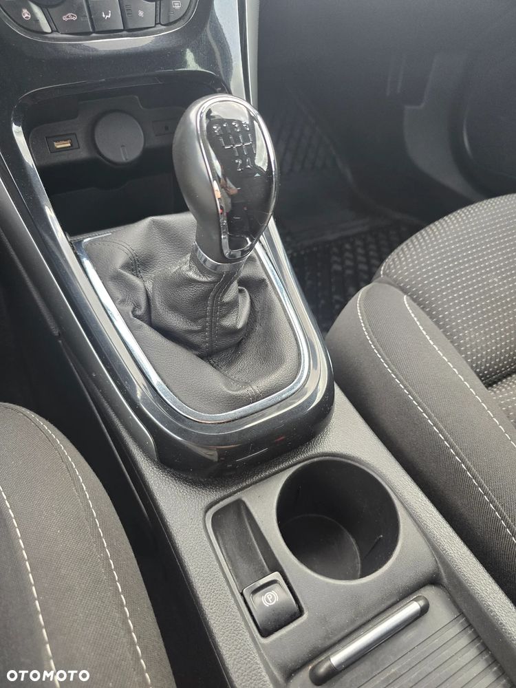 Opel Astra 2.0 CDTI Cosmo S&S - 27