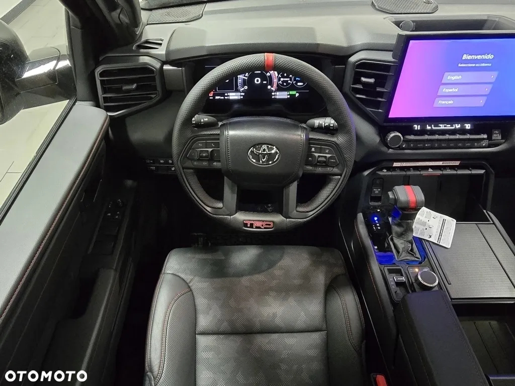 Toyota Sequoia - 10