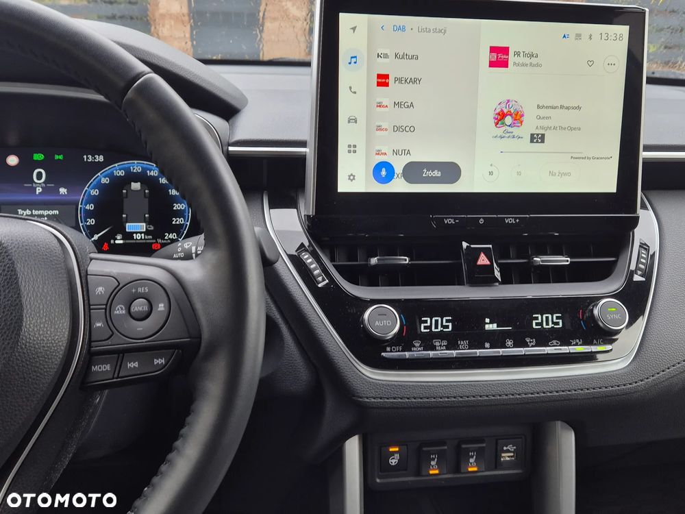 Toyota Corolla Cross - 25