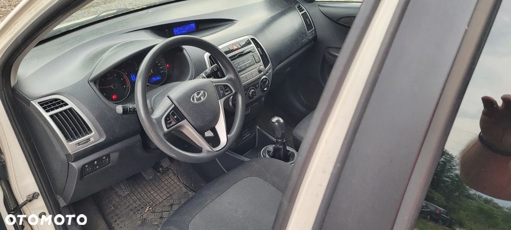 Hyundai i20 1.1 CRDi Style - 10