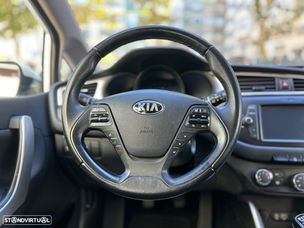 Kia Ceed - 24
