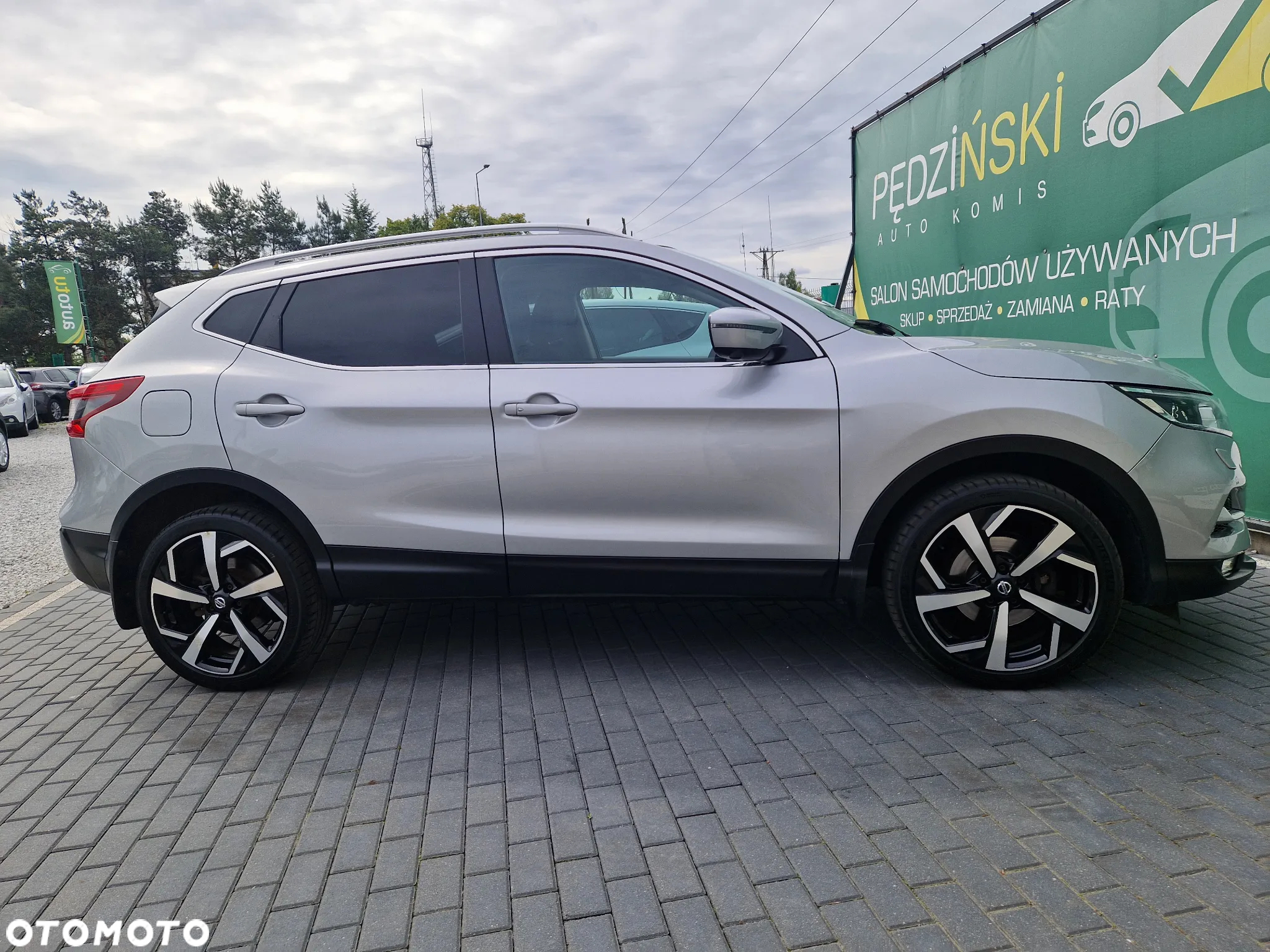 Nissan Qashqai - 25