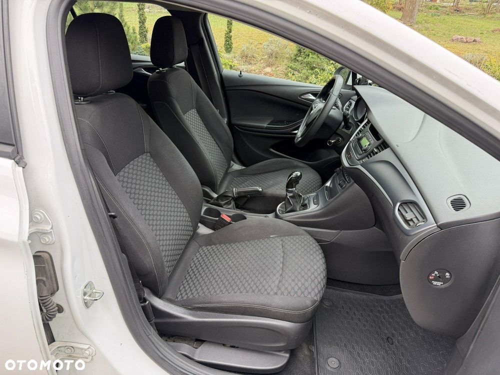 Opel Astra 1.6 CDTI Essentia - 35