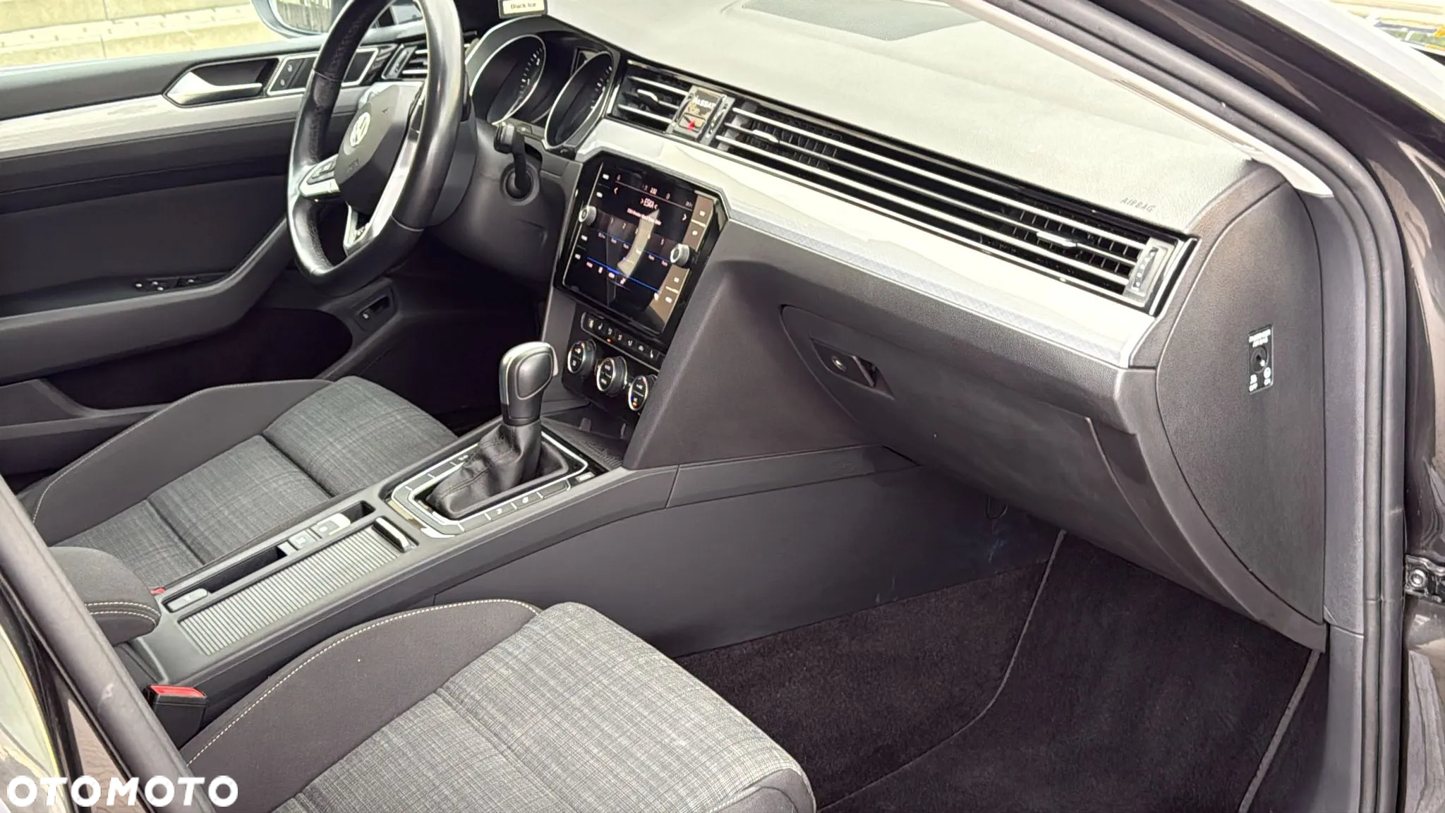 Volkswagen Passat - 19