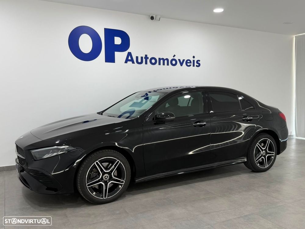 Mercedes-Benz A 250 Limousine e AMG Line - 3