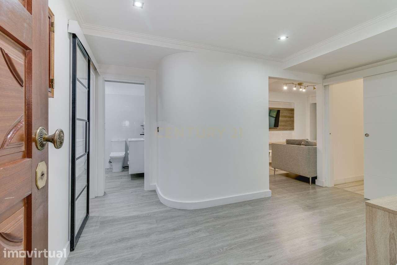 Apartamento T1 + 1 (CAVE-2) à venda na Avenida Cidade de Lisboa - Casa - Grande imagem: 2/24