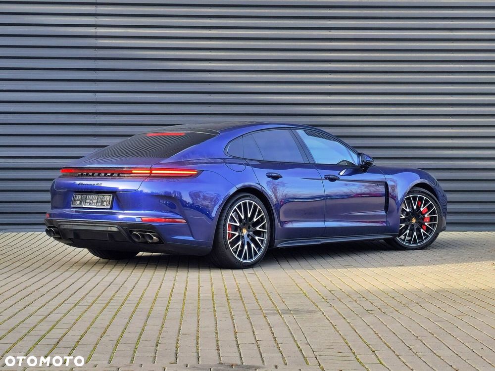 Porsche Panamera - 4
