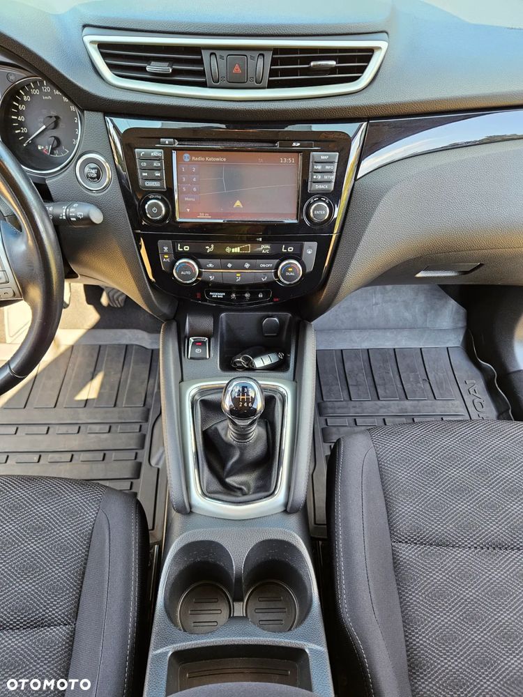Nissan Qashqai 1.2 DIG-T N-Connecta EU6 - 23
