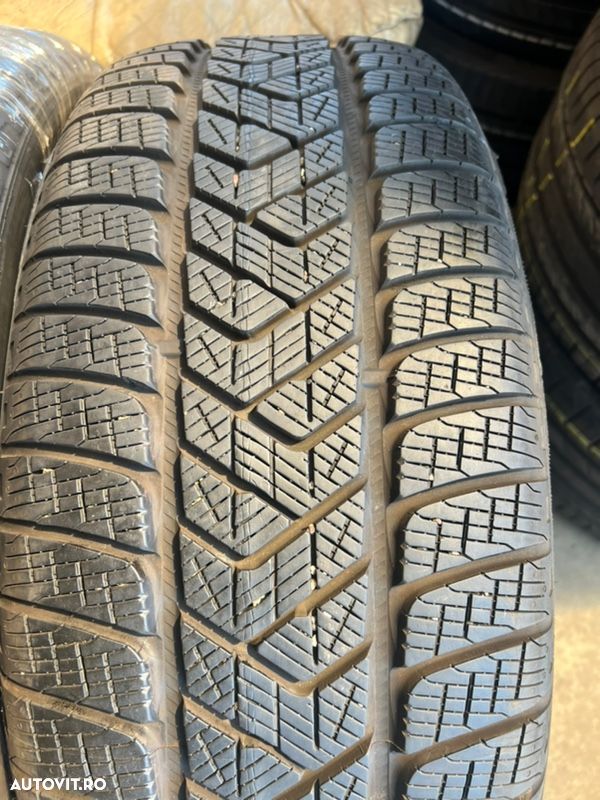vând 4 anvelope 235/55/19 Pirelli de iarnă ca noi - 4