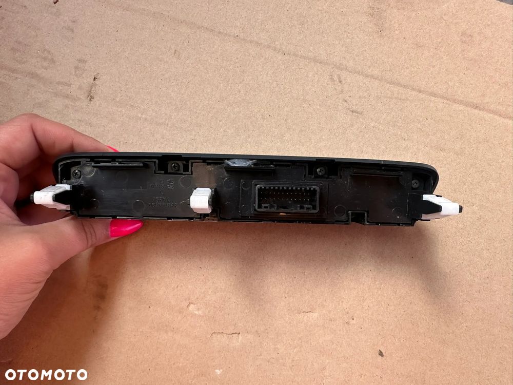 Przycisk, panel podgrzewania foteli Kia Sorento III 93300C5040WK 299144620 - 5