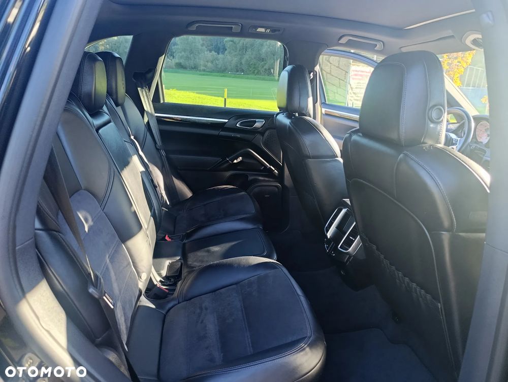 Porsche Cayenne S Diesel Platinum Edition - 17