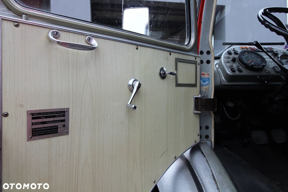 Mercedes-Benz L 1519 - 8