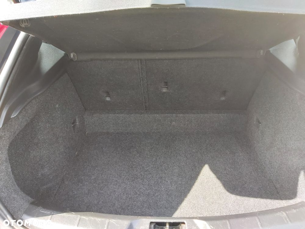 Volvo V40 D2 You - 34