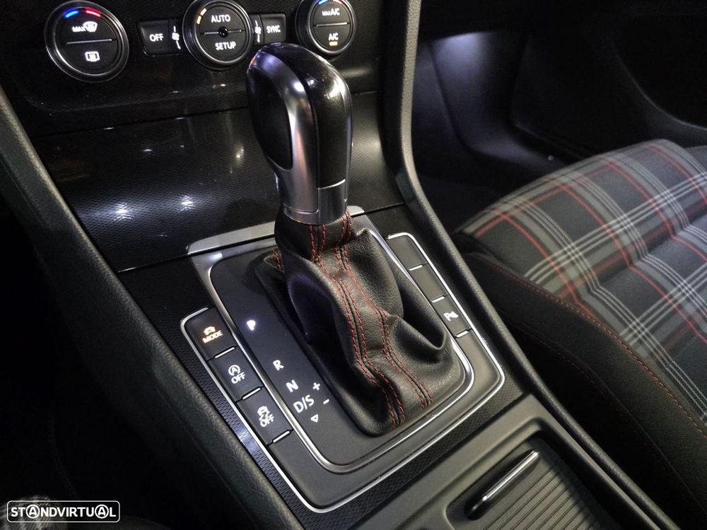 VW Golf 2.0 TSi GTi DSG Performance - 18