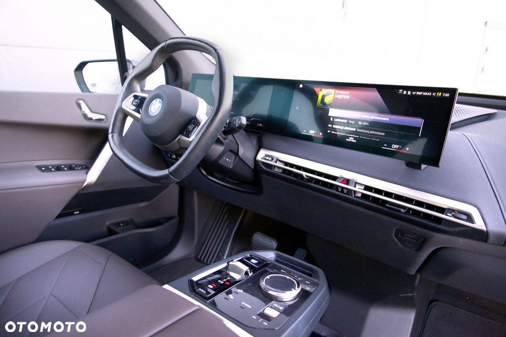BMW iX xDrive40 76.6kWh Signature - 14