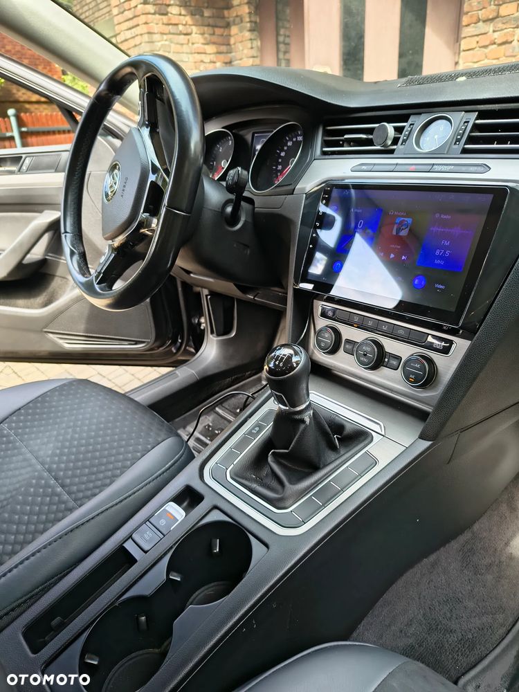 Volkswagen Passat 1.6 TDI BMT City - 15