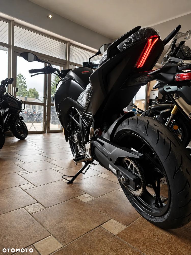 VOGE R125S - 8