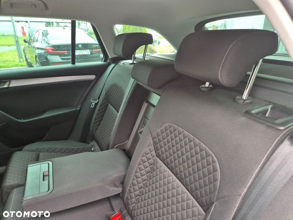 Skoda Superb 2.0 TDI SCR Ambition DSG - 20
