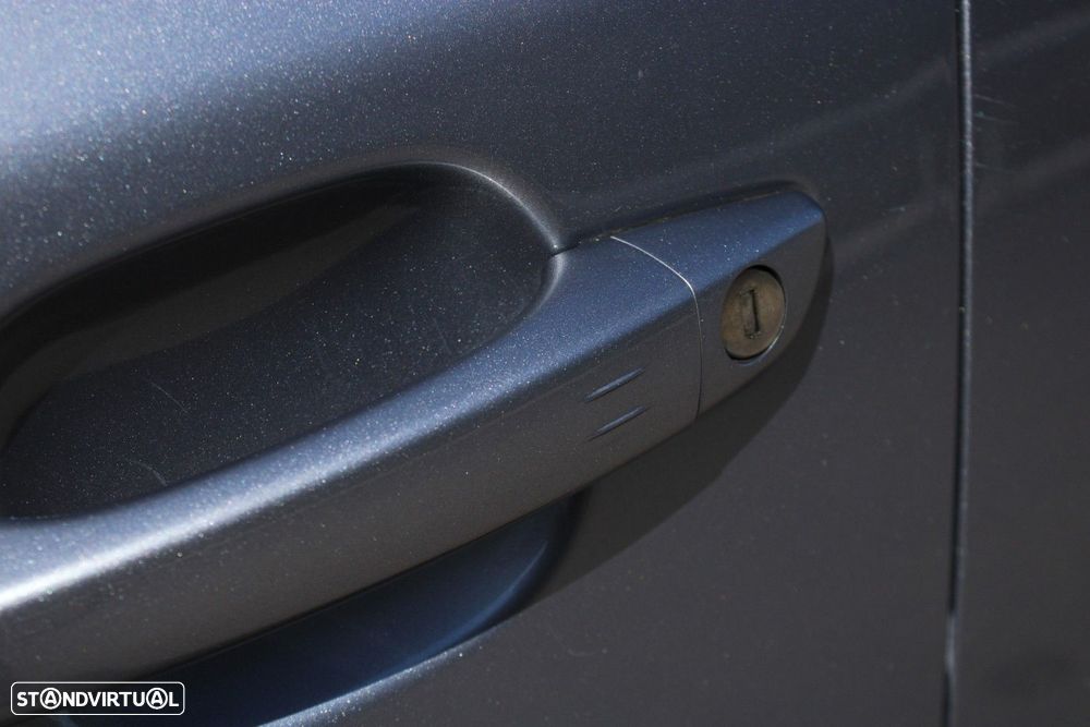 Peugeot e-2008 Allure - 22