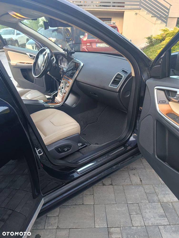 Volvo XC 60 - 35