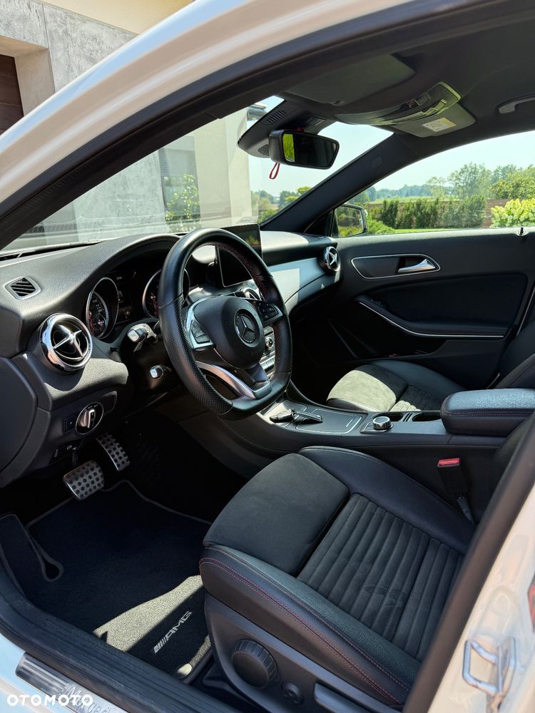 Mercedes-Benz GLA 220 4-Matic AMG Line - 6