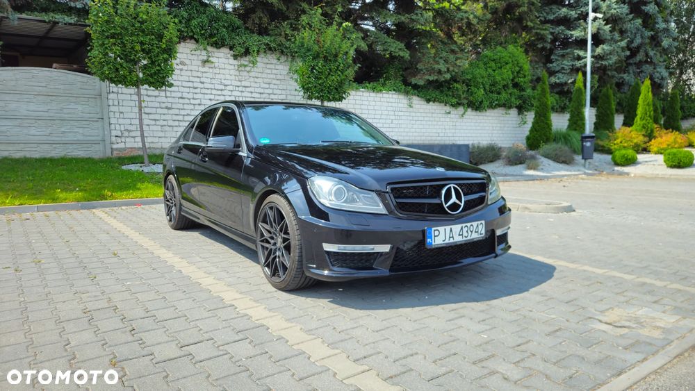 Mercedes-Benz Klasa C 200 CGI BlueEff Avantgarde - 4