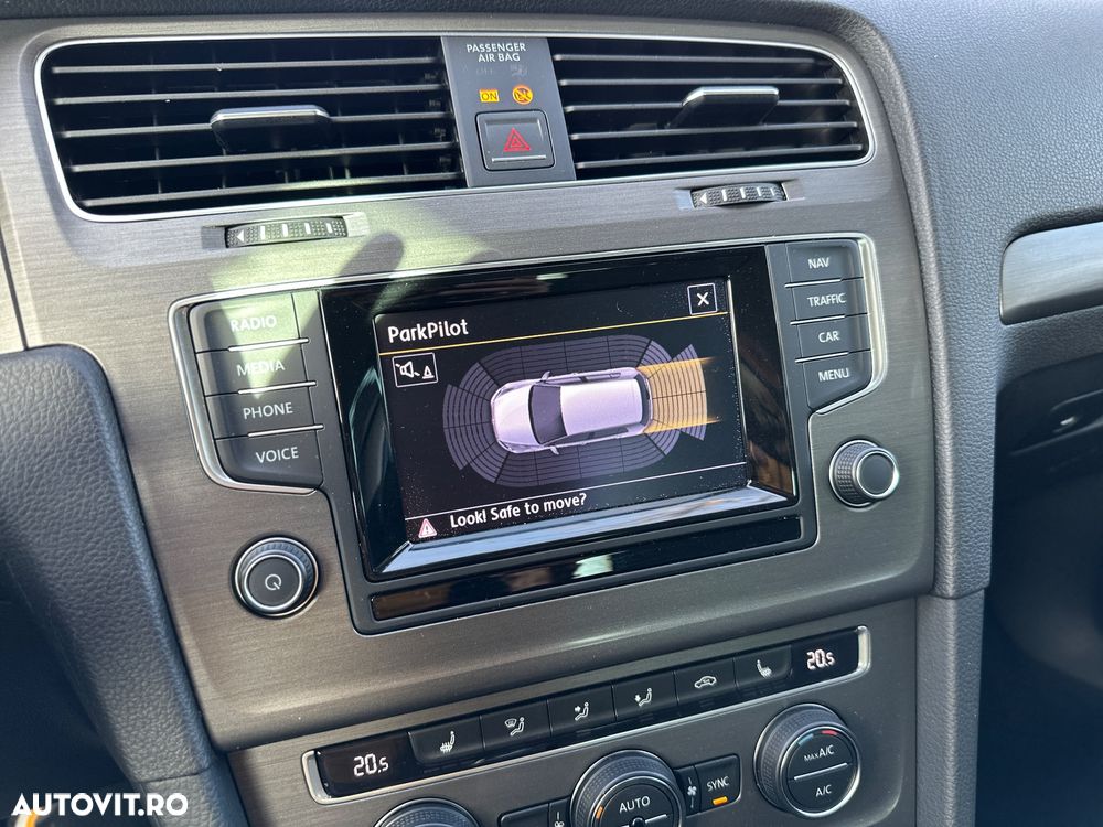 Volkswagen Golf - 25