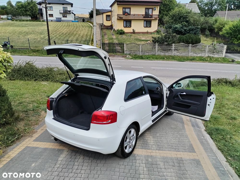 Audi A3 3-drzwiowe 1.6 Ambiente - 9