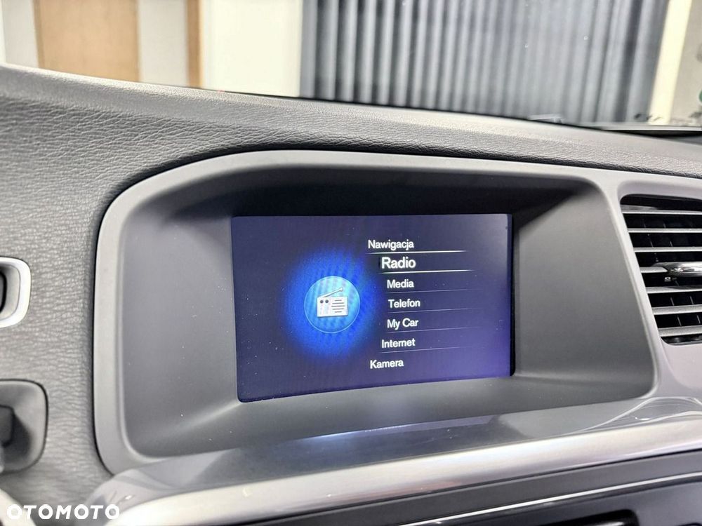 Volvo V60 D3 R-Design - 38