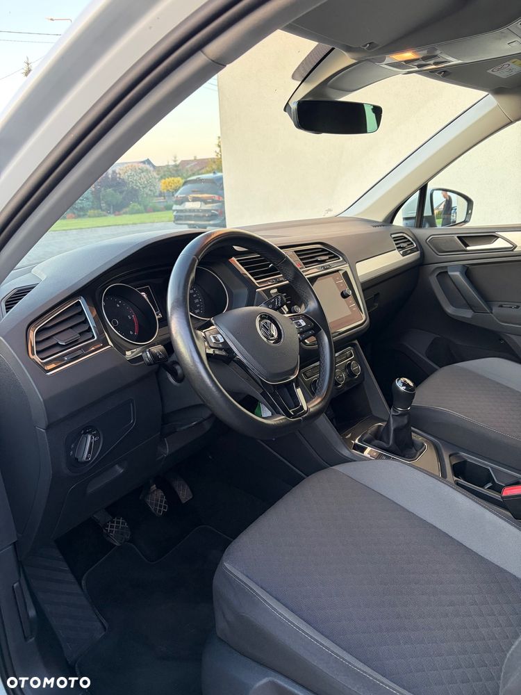 Volkswagen Tiguan - 9