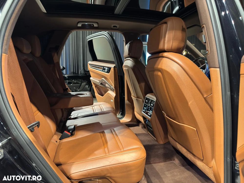 Porsche Cayenne S - 34