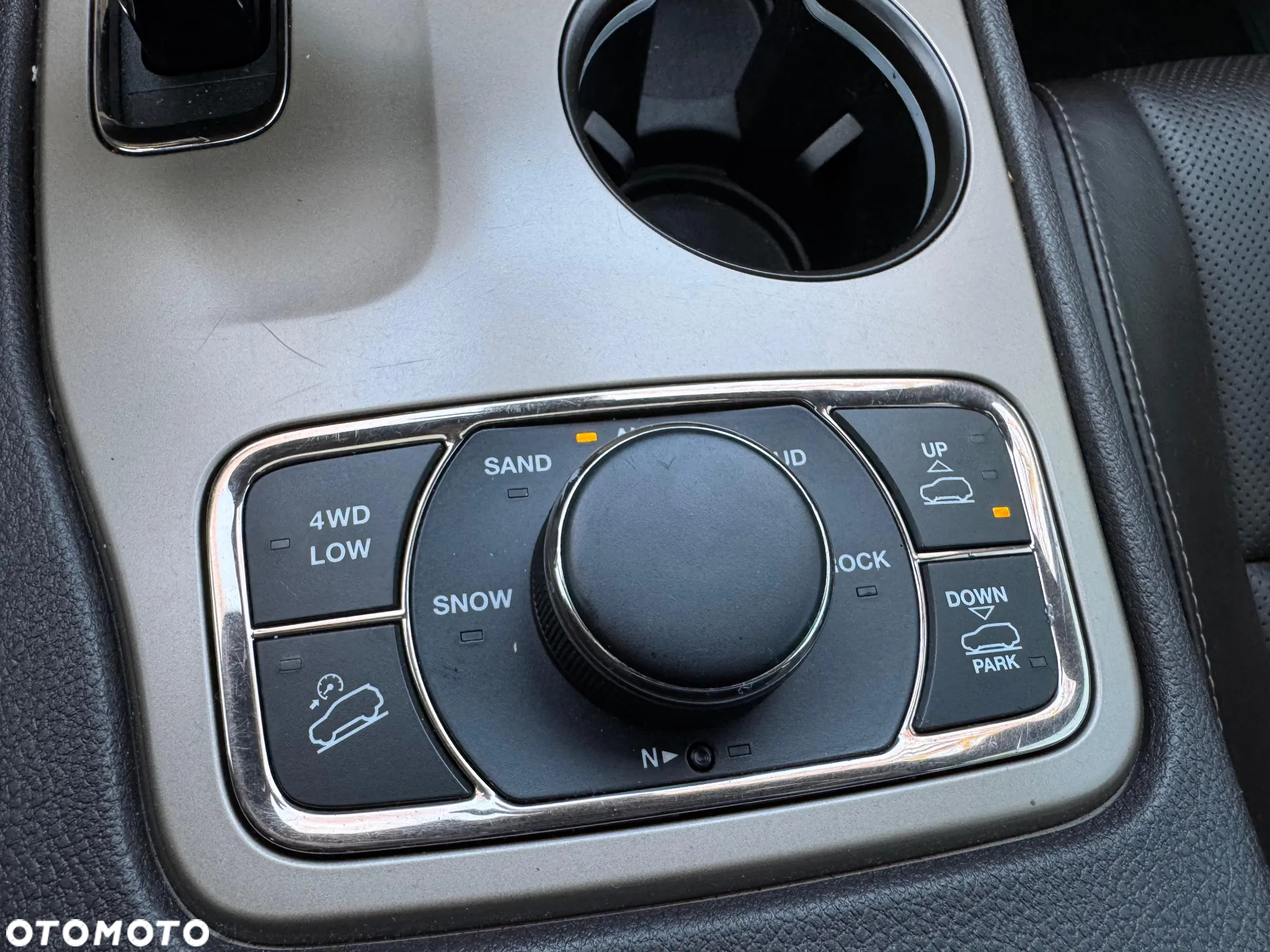 Jeep Grand Cherokee - 29