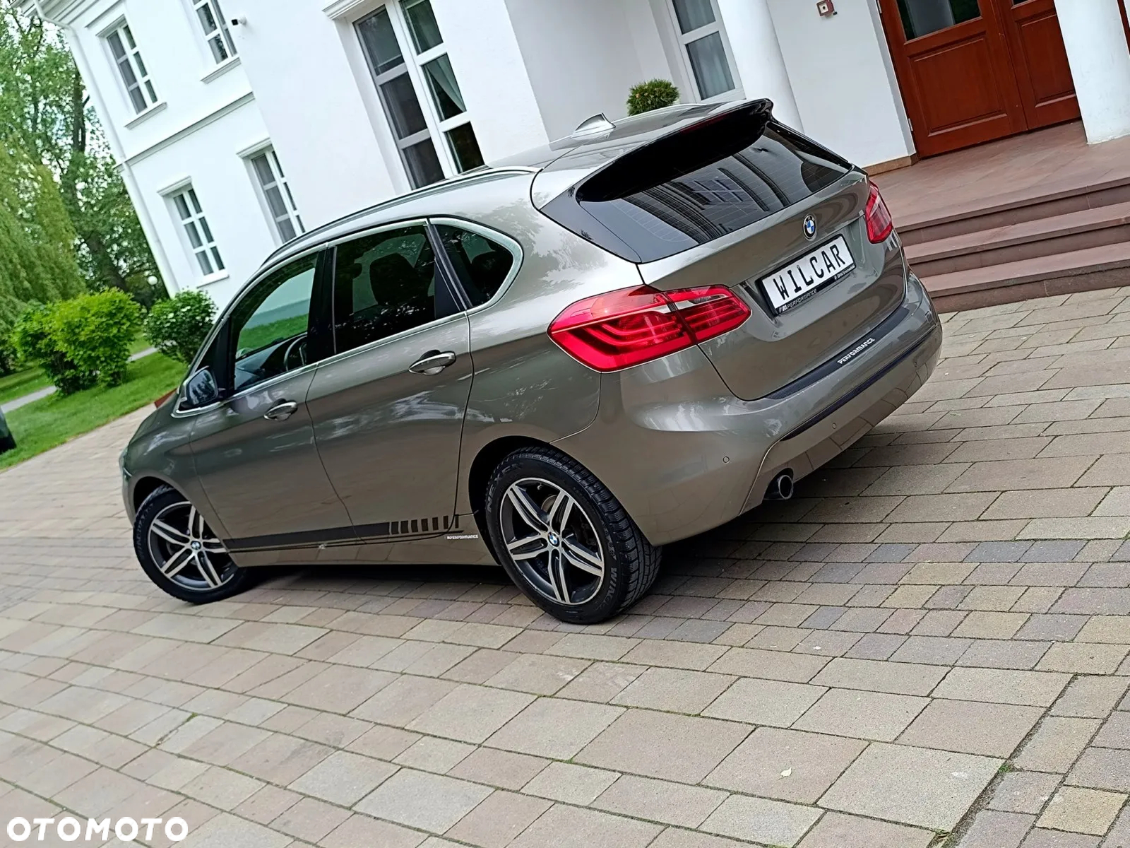 BMW Seria 2 218d Sport Line - 11