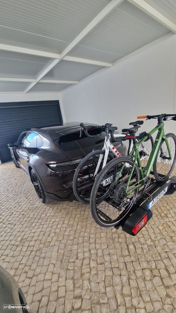 Porsche Taycan Cross Turismo 4 - 46