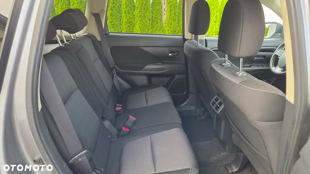 Mitsubishi Outlander 2.0 2WD CVT Spirit+ - 24