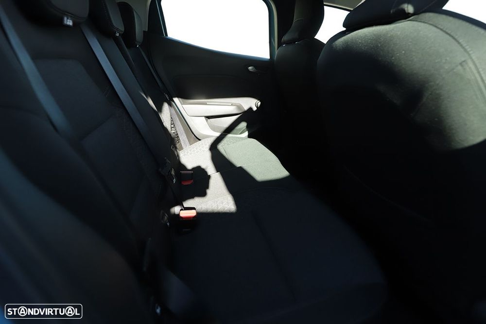 Renault Clio 1.6 E-Tech Intens - 23