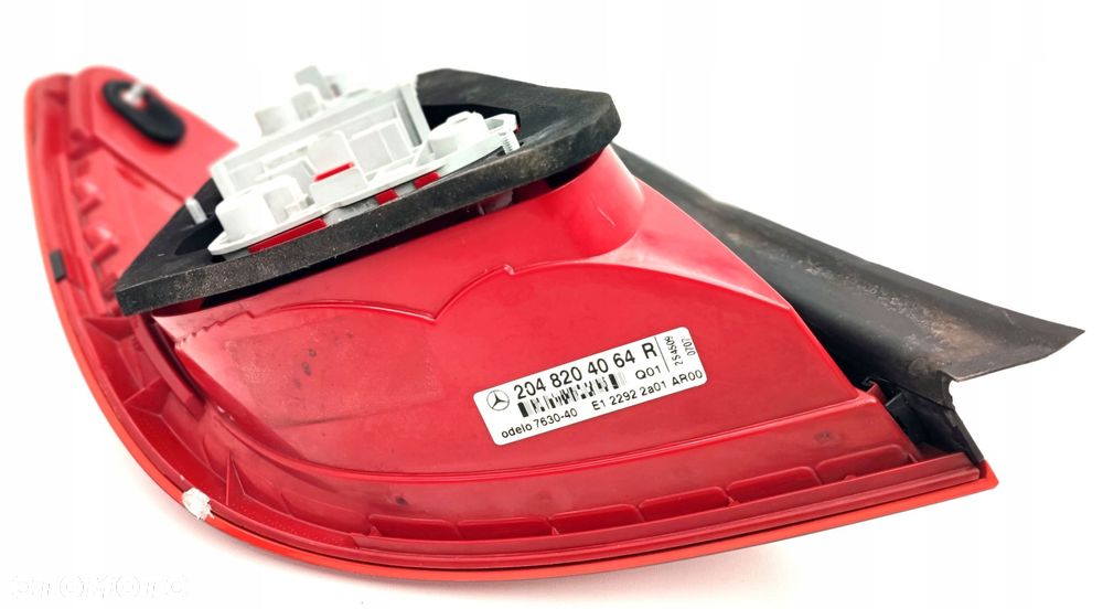 MERCEDES C KLASA C63 AMG KOMBI LAMPA PRAWA TYLNA - 8