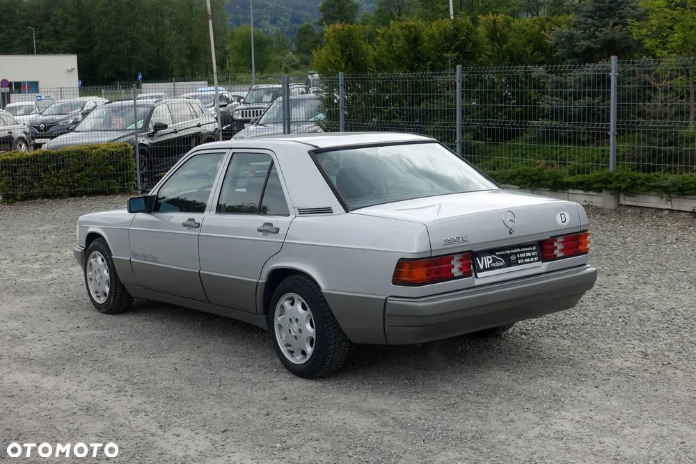 Mercedes-Benz W201 (190) - 7