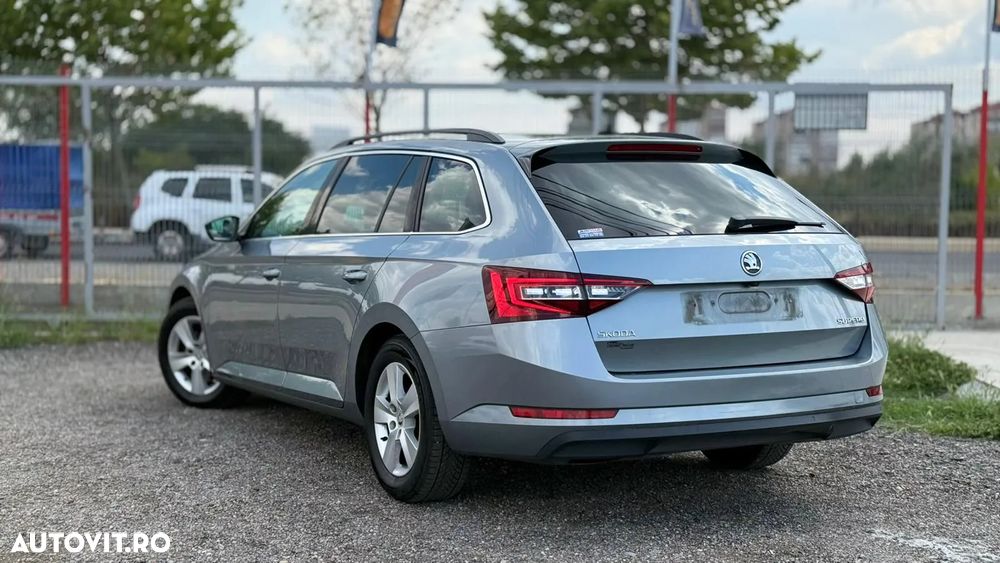Skoda Superb 2.0 TDI DSG Style - 8