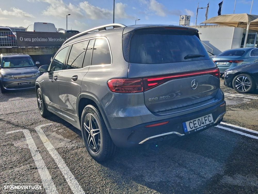 Mercedes-Benz EQB - 8