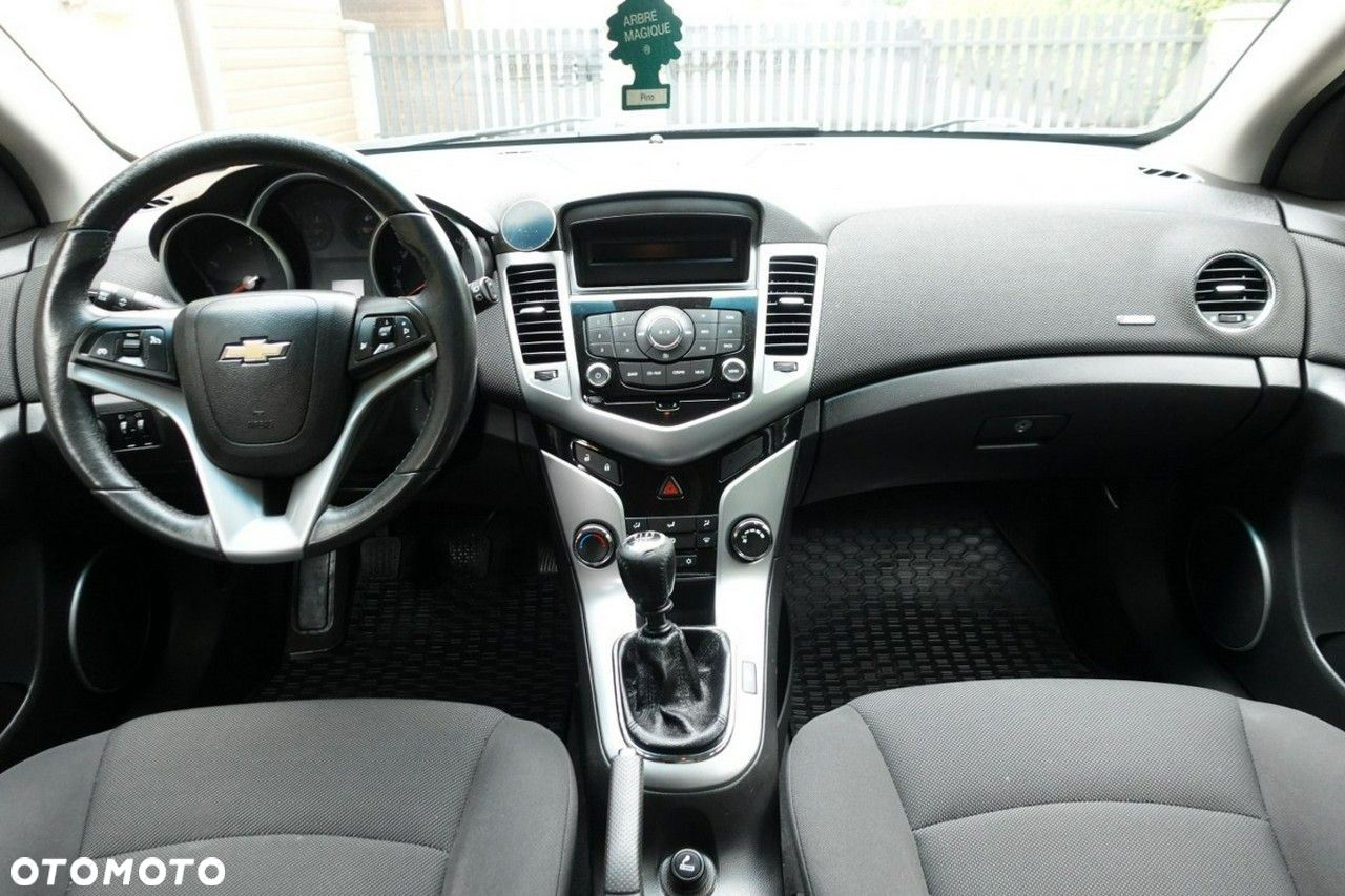 Chevrolet Cruze - 14
