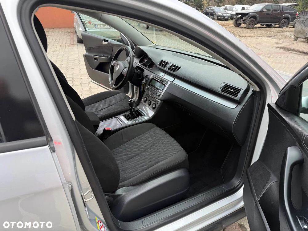 Volkswagen Passat 2.0 TDI DPF Individual - 16