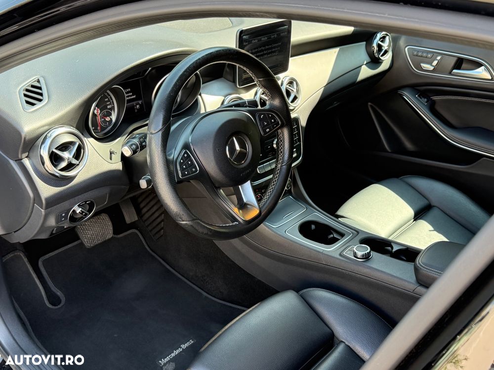 Mercedes-Benz GLA 250 7G-DCT - 7